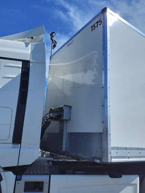 Semi-remorque 3 Essieux SEMI RECONDITONNEE -38 TONNES PORTE RELEVANTE - Closed box semi-trailer: picture 3 Semi-remorque 3 Essieux SEMI RECONDITONNEE -38 TONNES PORTE RELEVANTE - Closed box semi-trailer: picture 3