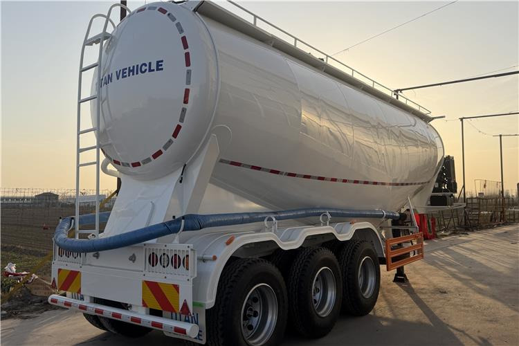 TITAN 3 Axle 50 Ton Dry Bulker Cement Tanker Trailer for Sale In Saudi Arabia - Silo semi-trailer: picture 2 TITAN 3 Axle 50 Ton Dry Bulker Cement Tanker Trailer for Sale In Saudi Arabia - Silo semi-trailer: picture 2