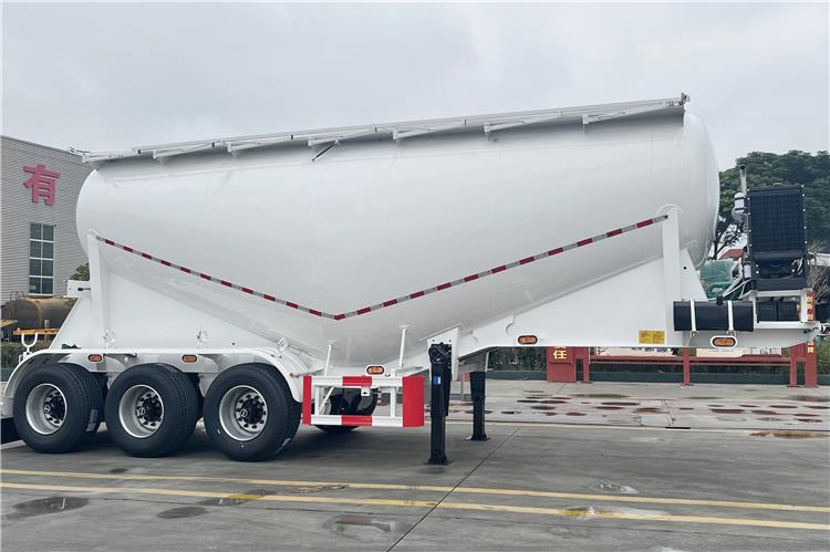TITAN 30cbm Dry Bulker Cement Tanker Trailer with Air Suspension for Sale In Zambia - Tank semi-trailer: picture 2 TITAN 30cbm Dry Bulker Cement Tanker Trailer with Air Suspension for Sale In Zambia - Tank semi-trailer: picture 2