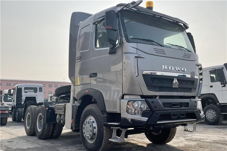 SINOTRUK Howo T7H Truck Head for Sale In Zimbabwe - Tractor unit: picture 1 SINOTRUK Howo T7H Truck Head for Sale In Zimbabwe - Tractor unit: picture 1