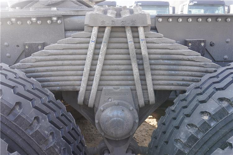 SINOTRUK Howo Truck Head Price 400HP for Sale In Guinea - Tractor unit: picture 5 SINOTRUK Howo Truck Head Price 400HP for Sale In Guinea - Tractor unit: picture 5