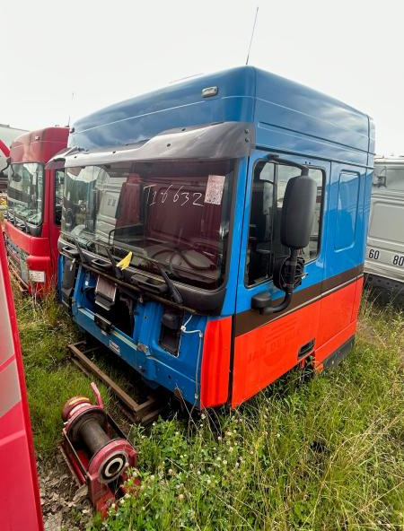DAF DAF XF105-410 Bleue - Cab for Truck: picture 1 DAF DAF XF105-410 Bleue - Cab for Truck: picture 1