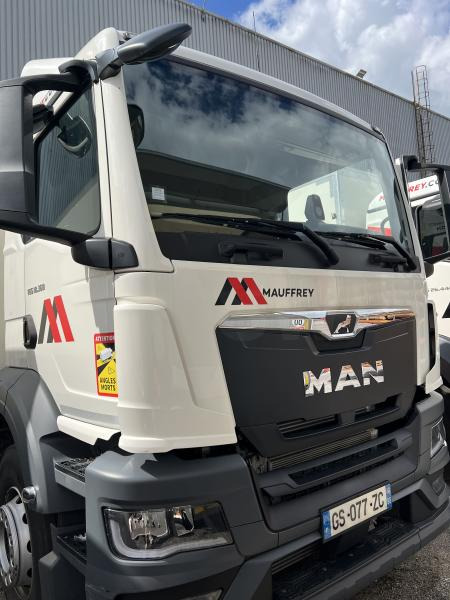 MAN TGS 18.360 - Box truck: picture 1 MAN TGS 18.360 - Box truck: picture 1