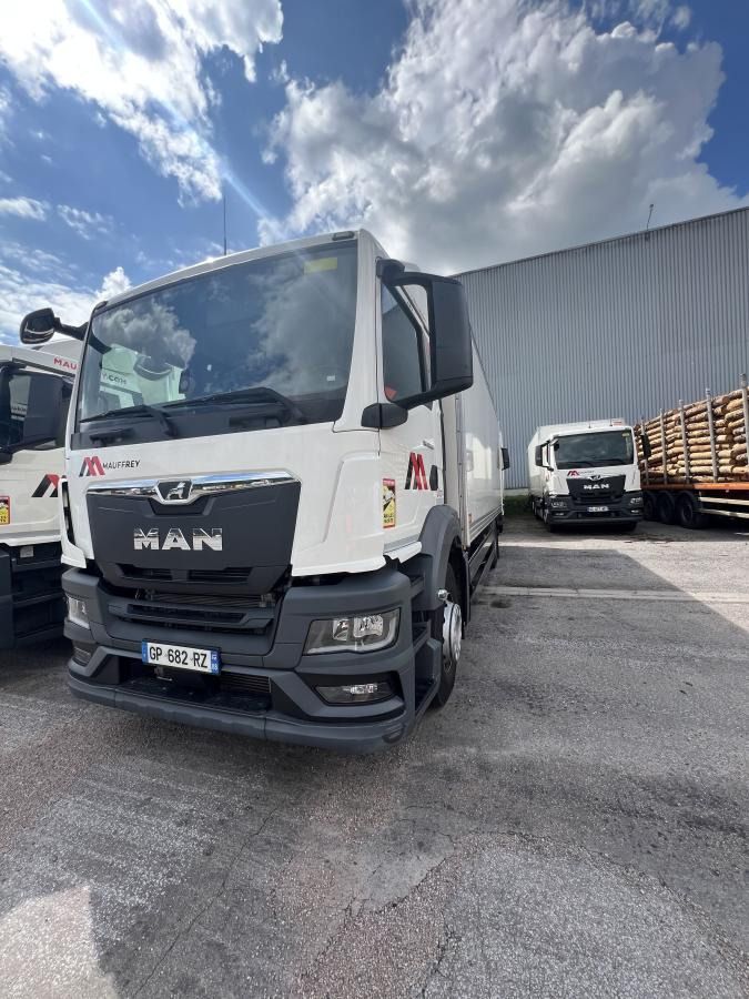 MAN TGS 18.360 - Box truck: picture 2 MAN TGS 18.360 - Box truck: picture 2