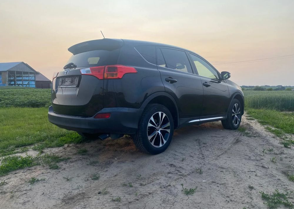Toyota RAV4 2.0 D-4D 4x4 - SUV: picture 2 Toyota RAV4 2.0 D-4D 4x4 - SUV: picture 2