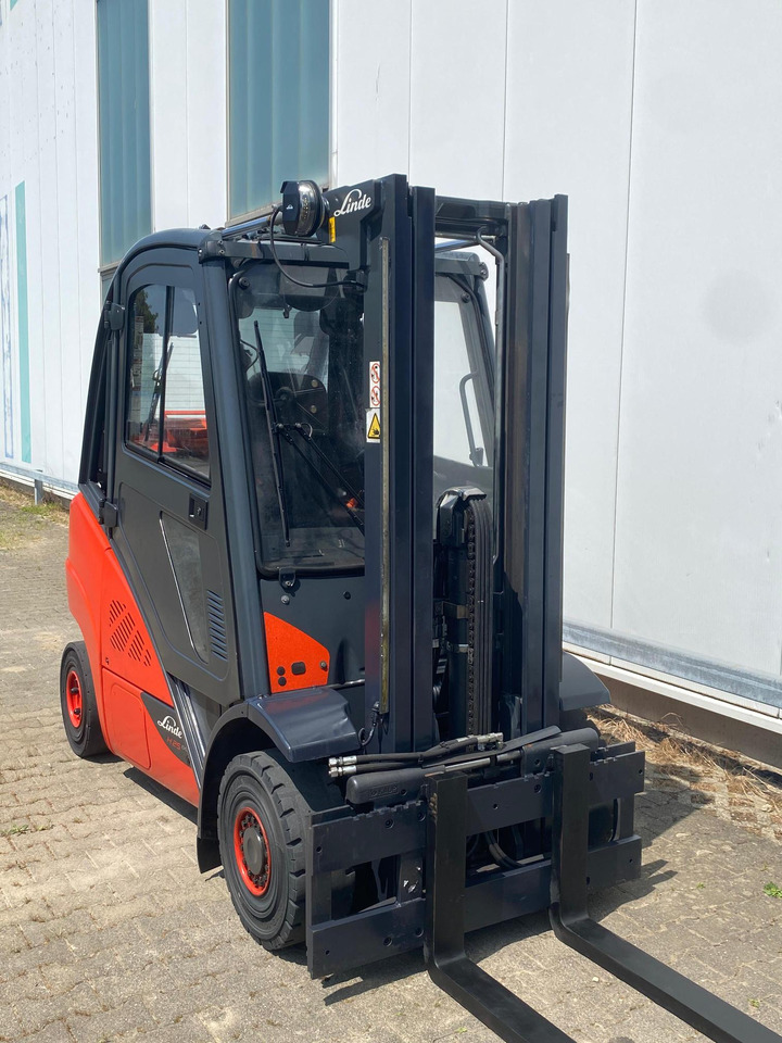 Leasing of Linde Linde H 25 T - 6-372 h - Seitenschieber - Linde Linde H 25 T - 6-372 h - Seitenschieber -: picture 6