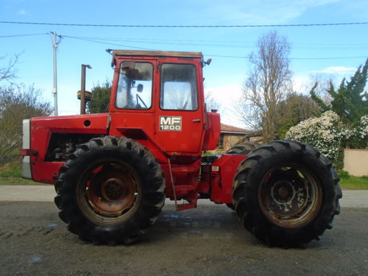 Massey Ferguson 1200 - Farm tractor: picture 1 Massey Ferguson 1200 - Farm tractor: picture 1