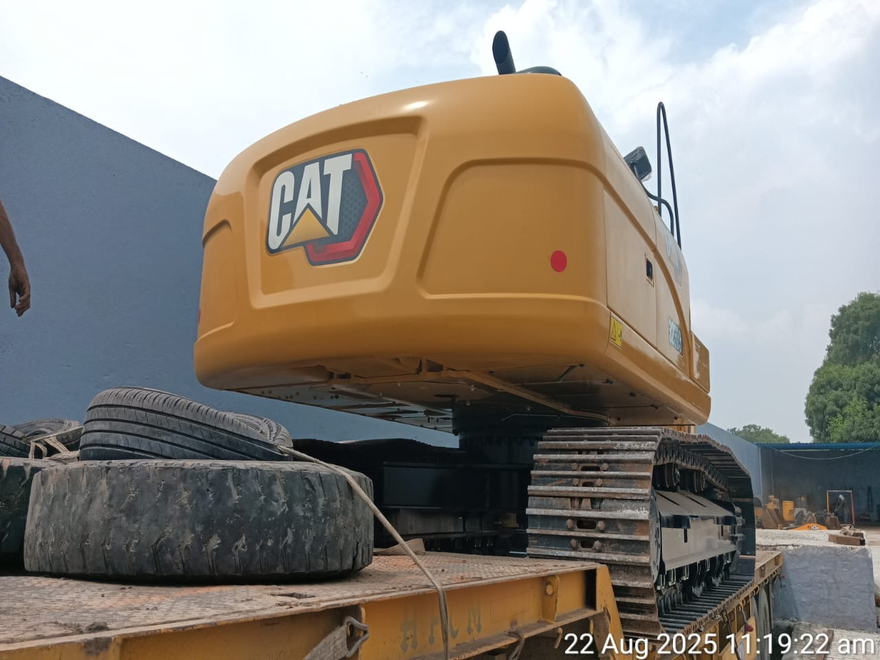 CATERPILLAR 323D3 - Excavator: picture 5 CATERPILLAR 323D3 - Excavator: picture 5