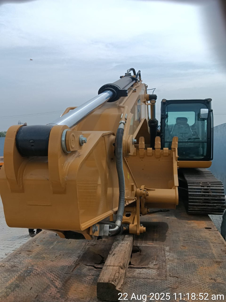 CATERPILLAR 323D3 - Excavator: picture 1 CATERPILLAR 323D3 - Excavator: picture 1