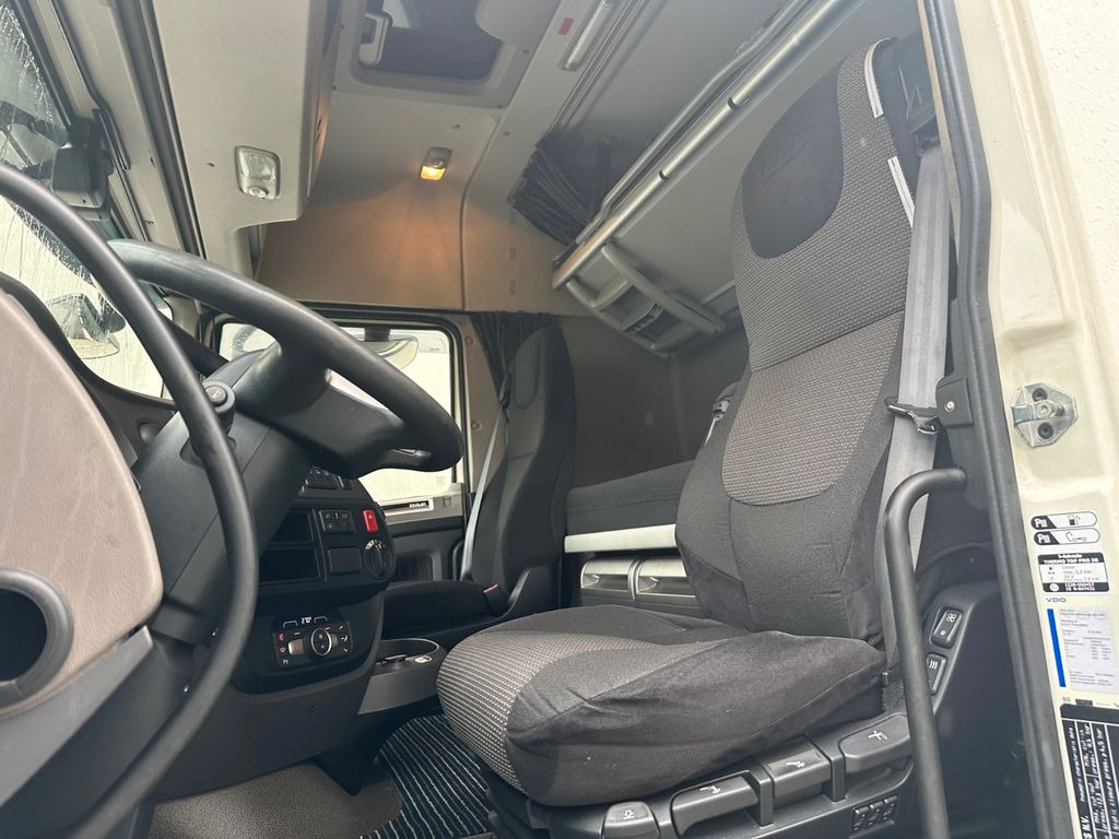 DAF XF 460 SpaceCab Retarder TÜV neu DAF XF 460 SpaceCab Retarder - Container transporter/ Swap body truck: picture 5 DAF XF 460 SpaceCab Retarder TÜV neu DAF XF 460 SpaceCab Retarder - Container transporter/ Swap body truck: picture 5