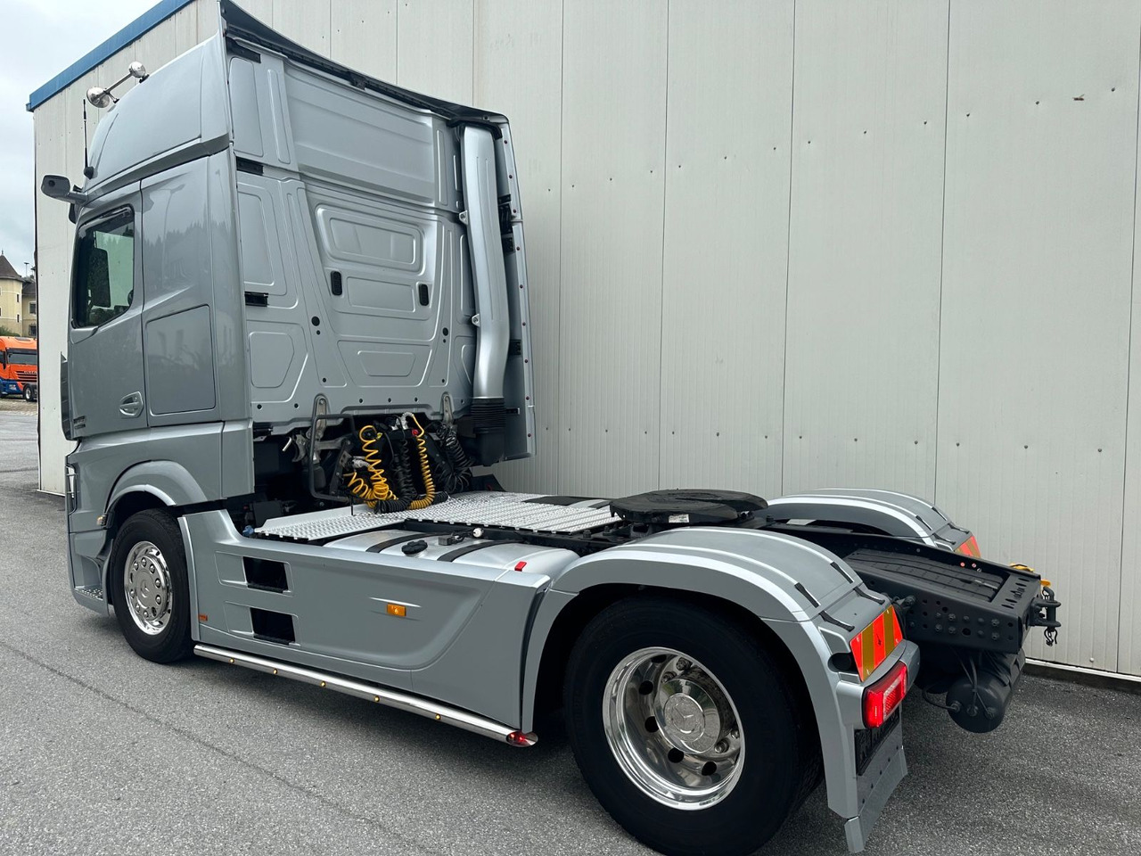 Mercedes-Benz 1963 Edition I 1of400 Vollausstattung - Tractor unit: picture 4 Mercedes-Benz 1963 Edition I 1of400 Vollausstattung - Tractor unit: picture 4