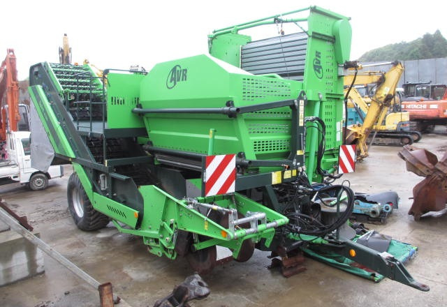 AVR SPIRIT6100 - Potato harvester: picture 1 AVR SPIRIT6100 - Potato harvester: picture 1