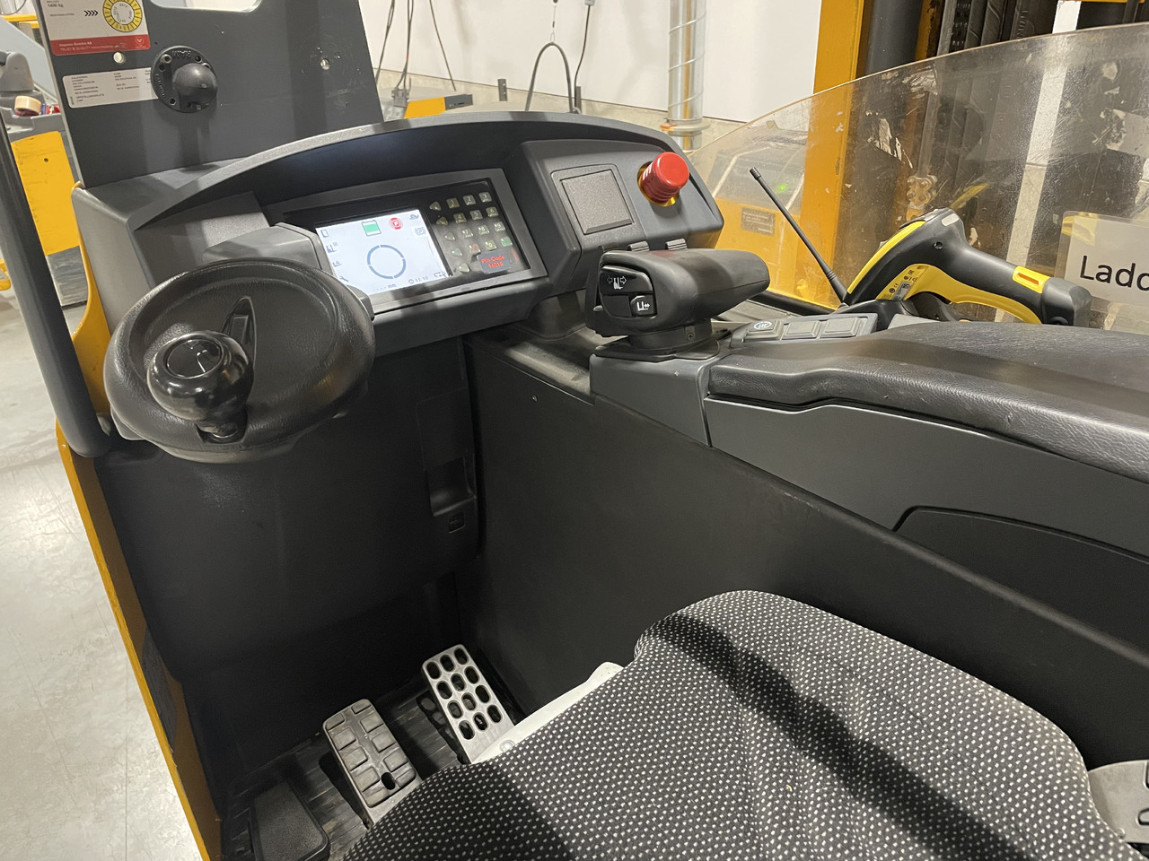 JUNGHEINRICH ETV214 - Reach truck: picture 4 JUNGHEINRICH ETV214 - Reach truck: picture 4