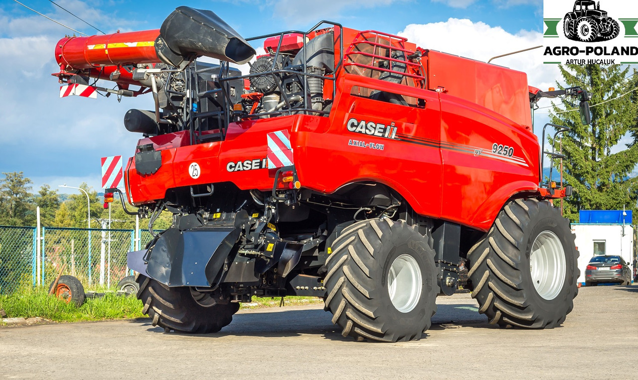 CASE IH IH 9250 AFS - 2019 ROK - 4X4 - 10,7 M. - GPS - AUTOPILOT - 2754H - Combine harvester: picture 5 CASE IH IH 9250 AFS - 2019 ROK - 4X4 - 10,7 M. - GPS - AUTOPILOT - 2754H - Combine harvester: picture 5