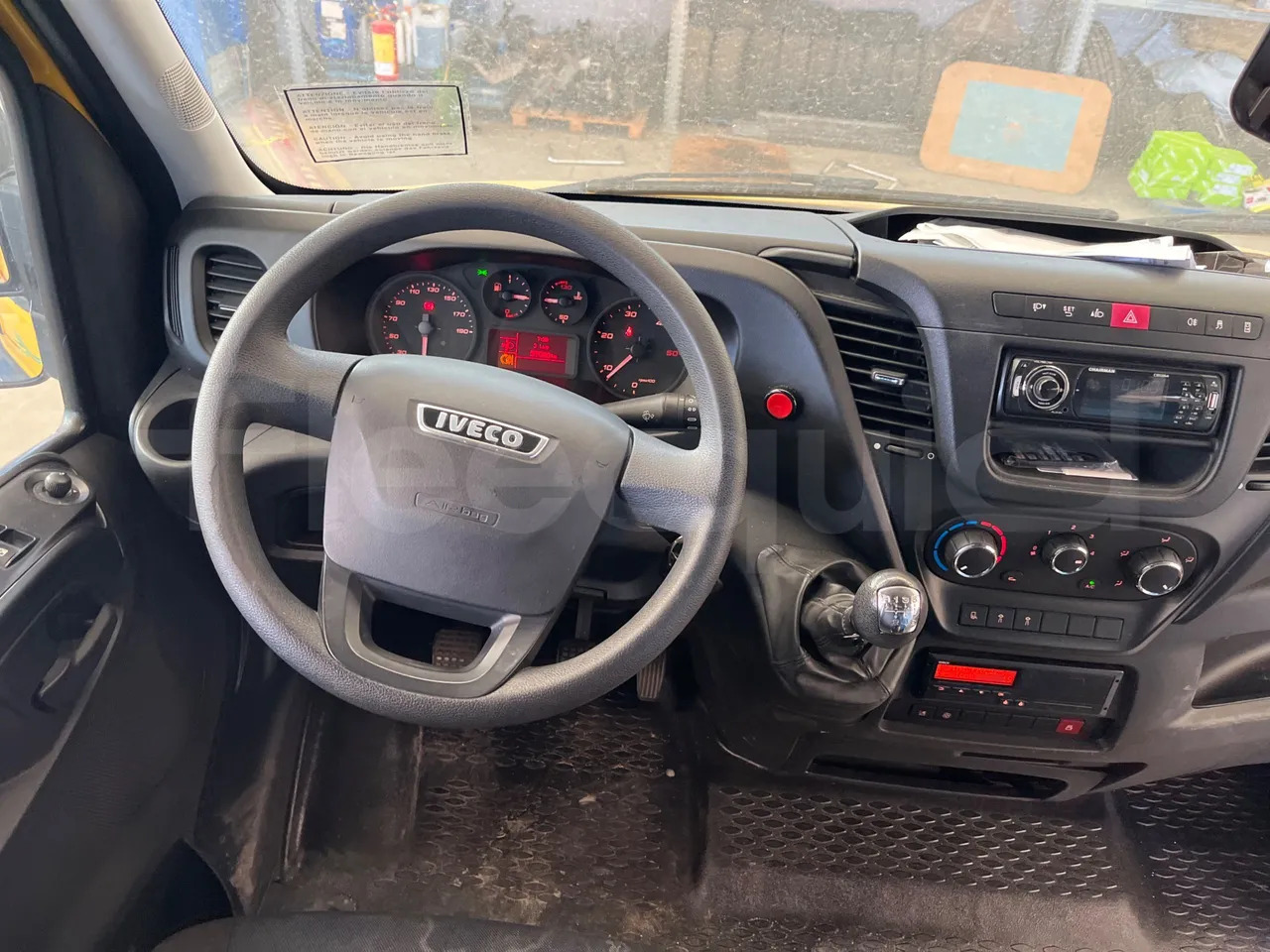 School bus Iveco Daily: picture 18