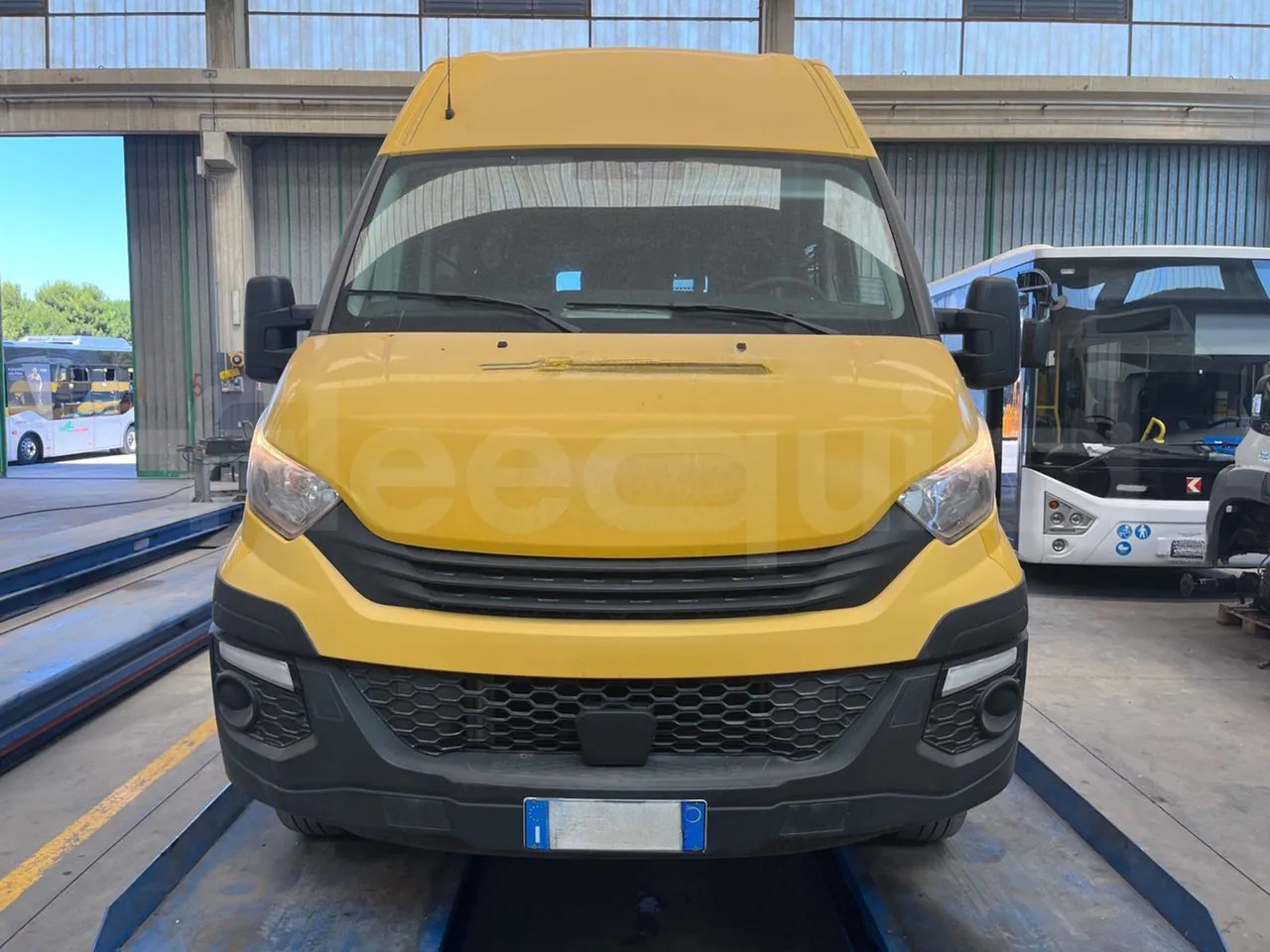 Iveco Daily - School bus: picture 2 Iveco Daily - School bus: picture 2
