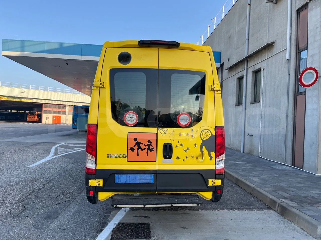 Iveco Daily - School bus: picture 5 Iveco Daily - School bus: picture 5