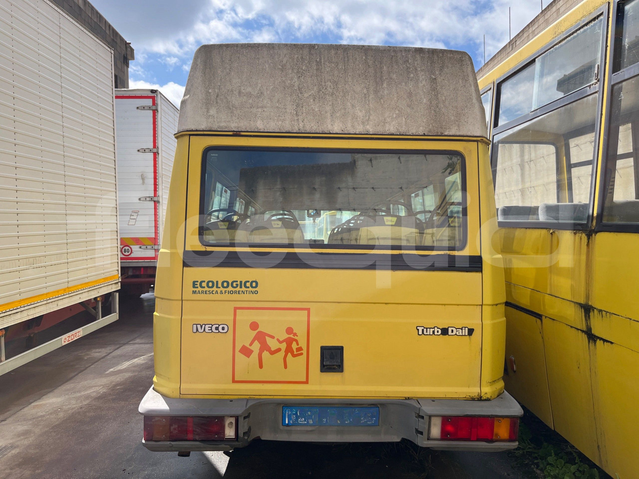 Iveco Turbo Daily - School bus: picture 4 Iveco Turbo Daily - School bus: picture 4