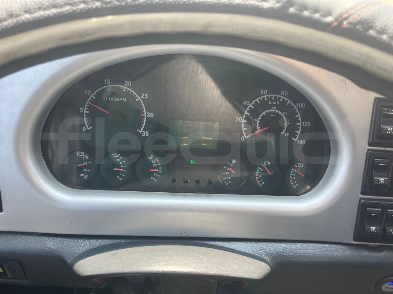 King Long XMQ6800 - School bus: picture 3 King Long XMQ6800 - School bus: picture 3