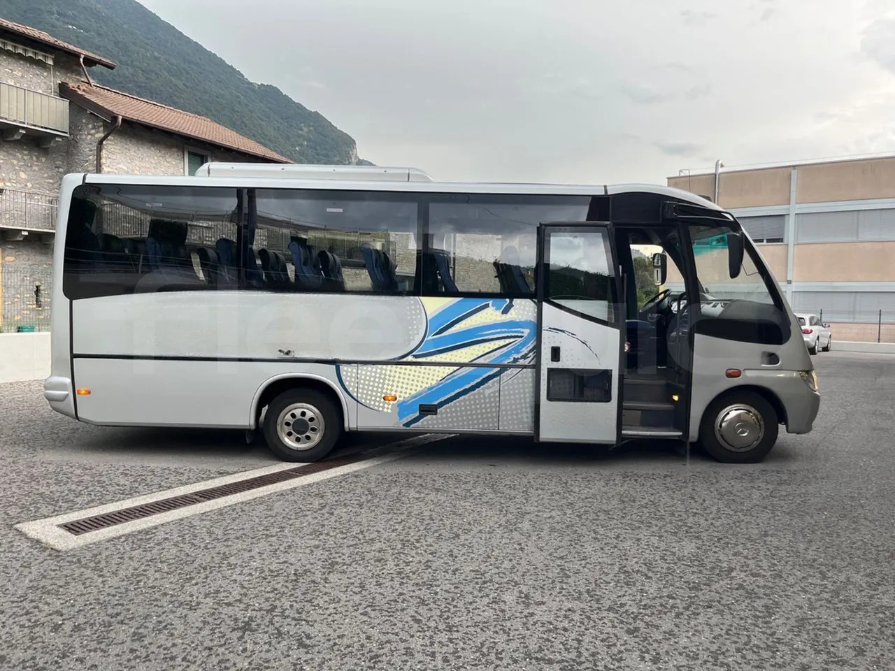 Coach Mercedes-Benz MB 818 S: picture 14