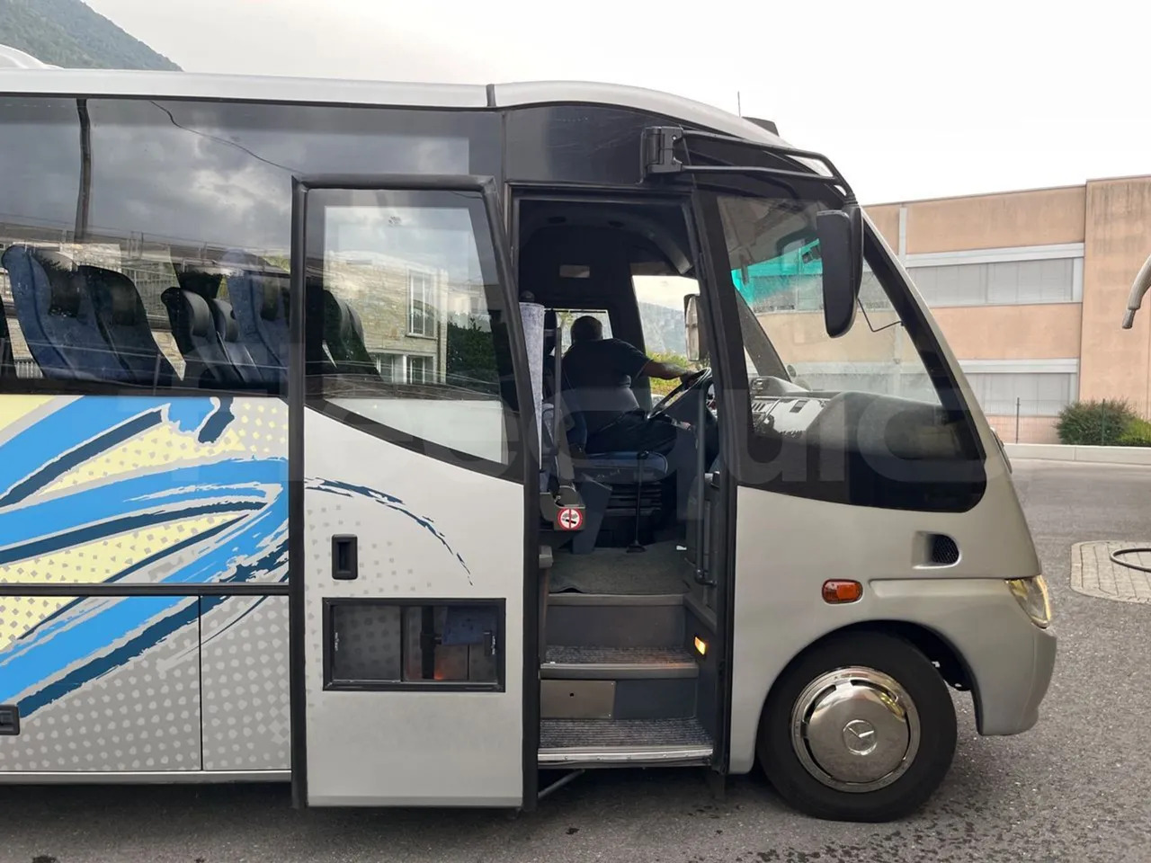 Coach Mercedes-Benz MB 818 S: picture 15