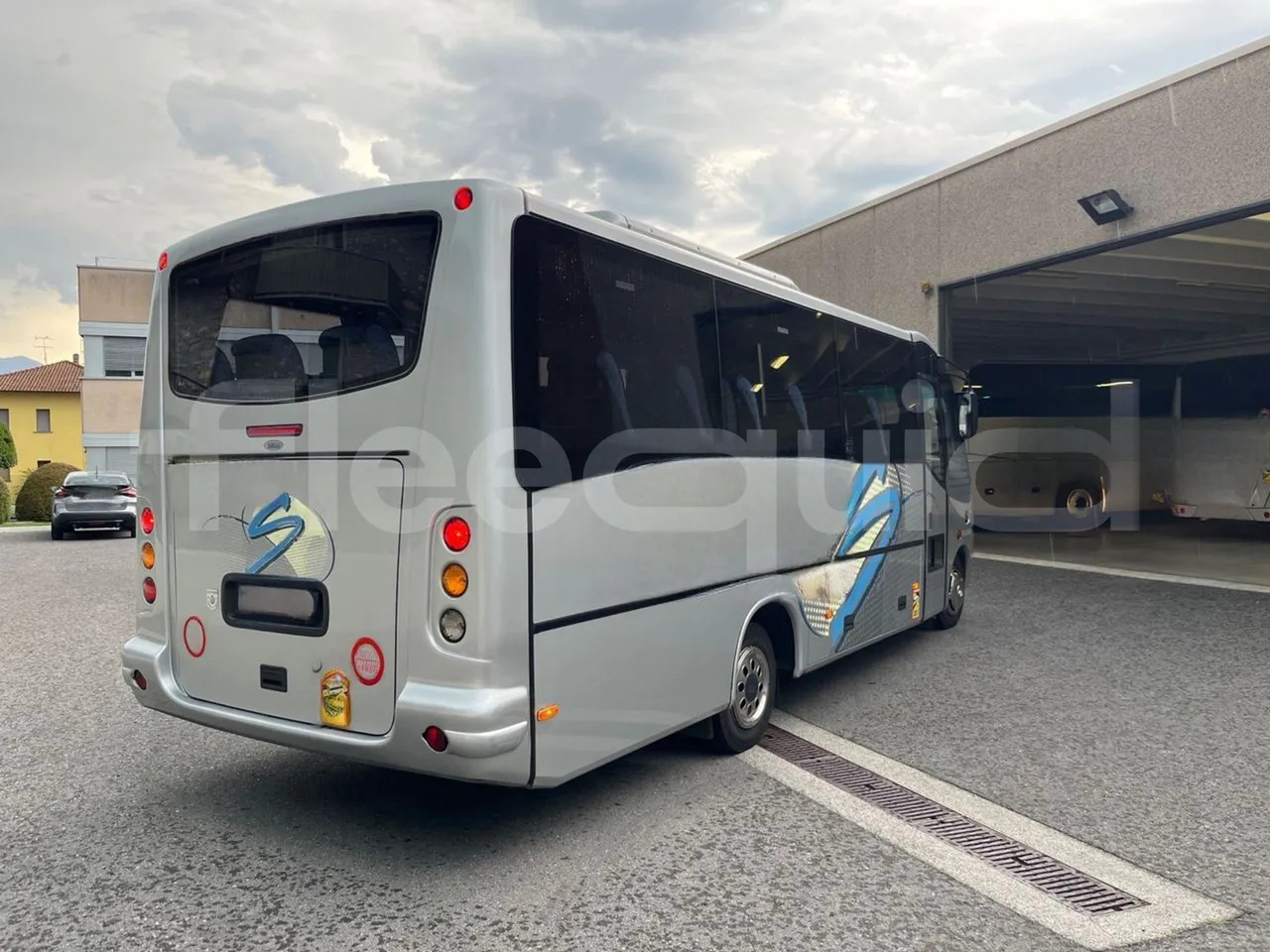 Coach Mercedes-Benz MB 818 S: picture 11