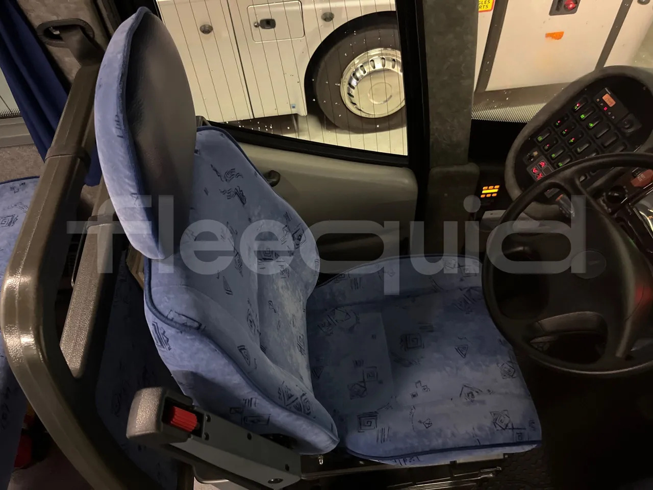 Coach Mercedes-Benz MB 818 S: picture 17