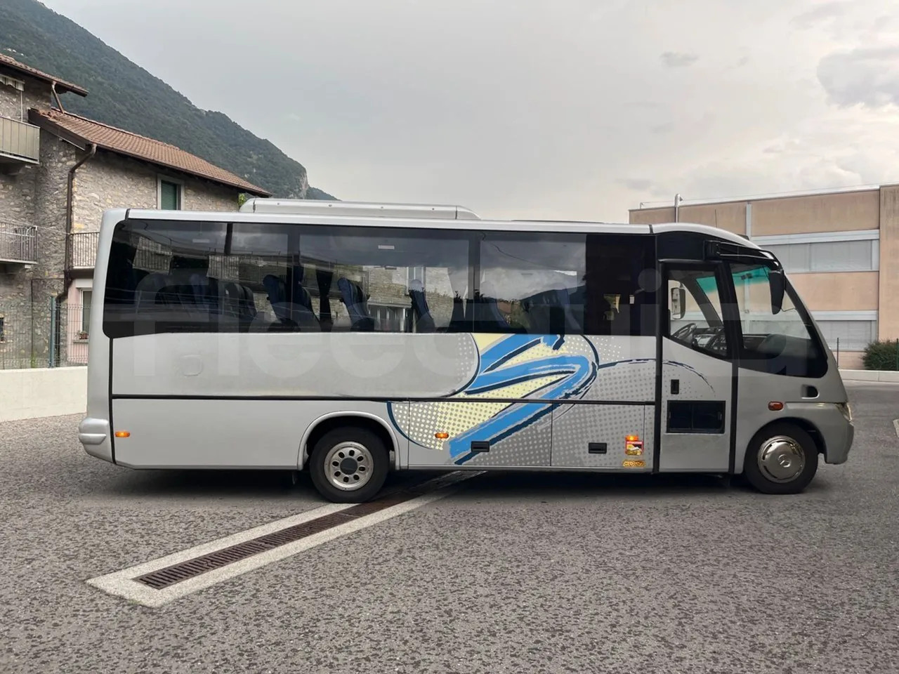 Coach Mercedes-Benz MB 818 S: picture 13