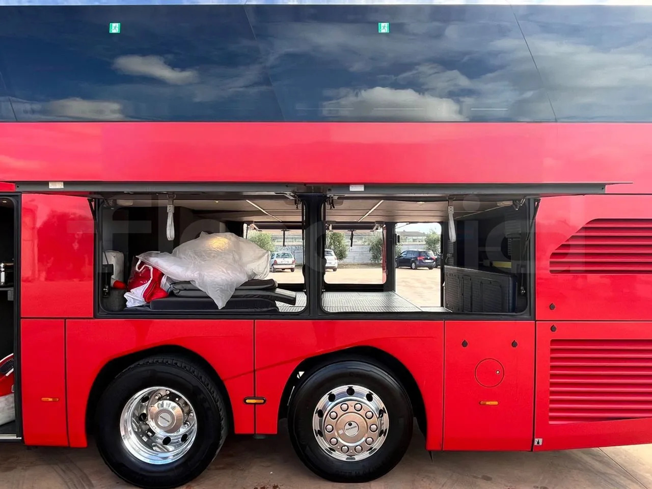 Coach Neoplan Skyliner: picture 7