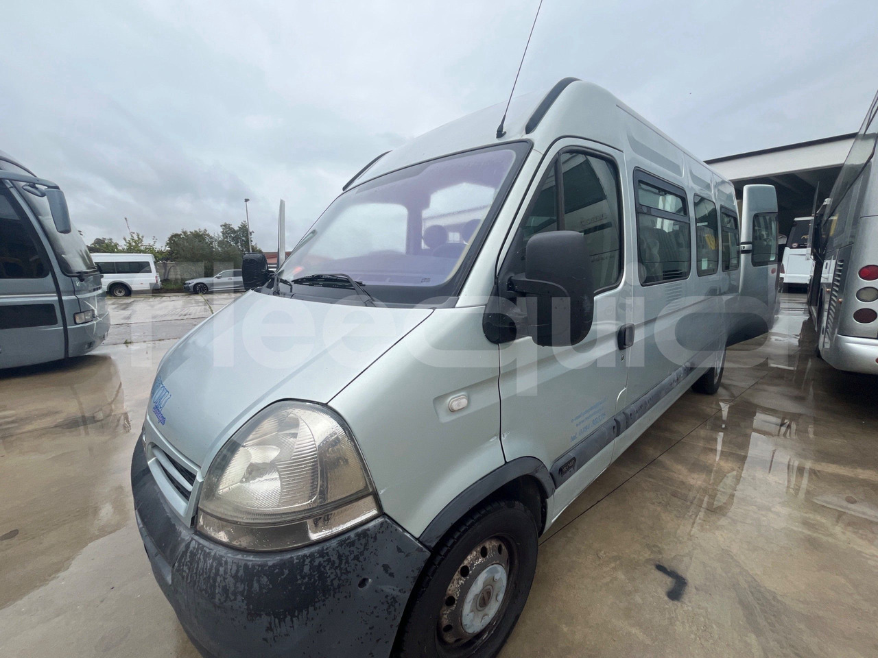 Nissan Interstar - Suburban bus: picture 4 Nissan Interstar - Suburban bus: picture 4