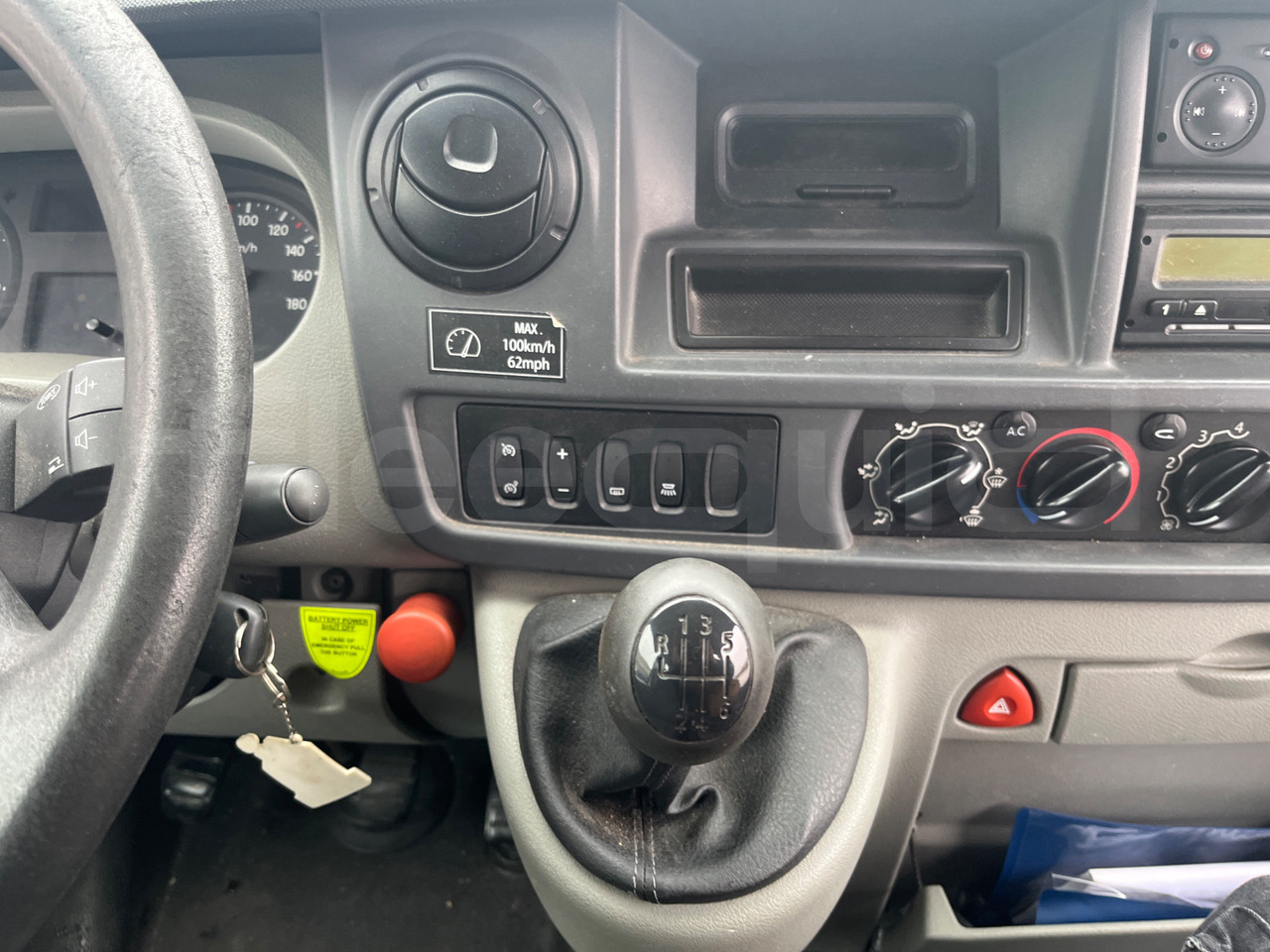 Nissan Interstar - Suburban bus: picture 2 Nissan Interstar - Suburban bus: picture 2