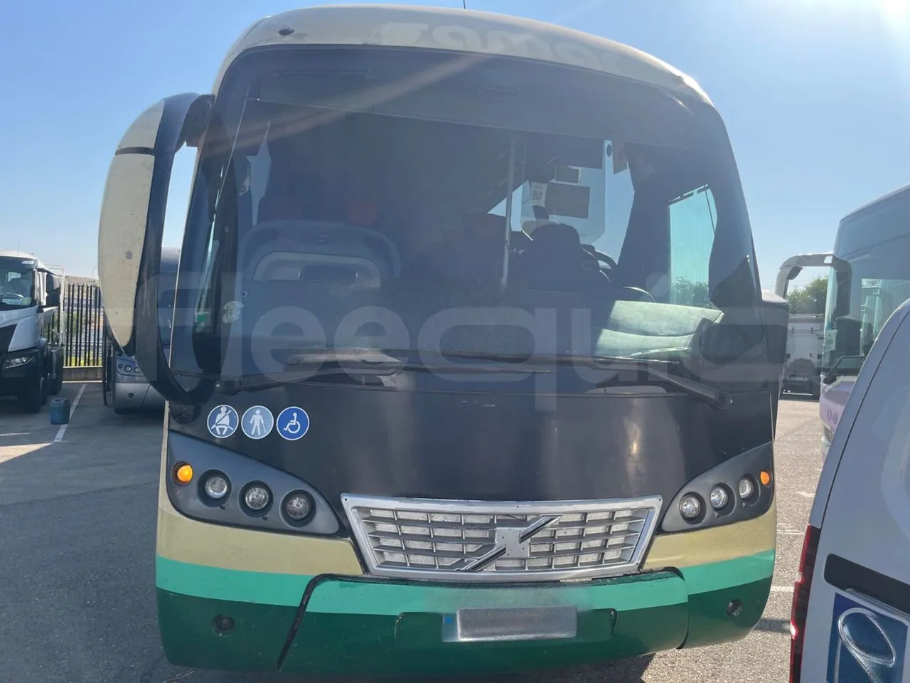 Volvo B12B - Coach: picture 2 Volvo B12B - Coach: picture 2