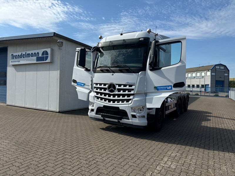 Mercedes-Benz Arocs MP5 3253 8x4 Tridem ARK HIAB 24 to - Hook lift truck: picture 5 Mercedes-Benz Arocs MP5 3253 8x4 Tridem ARK HIAB 24 to - Hook lift truck: picture 5