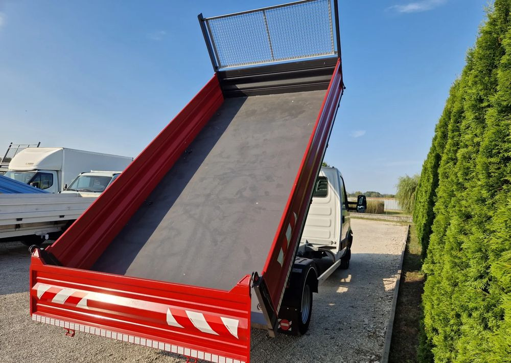 Iveco 35C15 3.0 - Tipper van: picture 4 Iveco 35C15 3.0 - Tipper van: picture 4