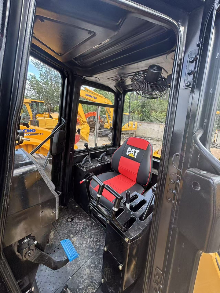 Bulldozer CATERPILLAR D6G: picture 6