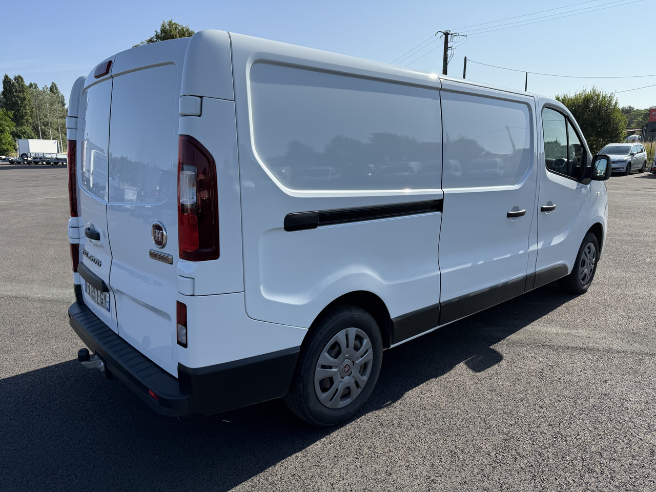 FIAT TALENTO 1T3 LH1 2.0MULTIJET120 PRO LOUNGE + ATTELAGE ET KIT BOIS COMPLET - Panel van: picture 5 FIAT TALENTO 1T3 LH1 2.0MULTIJET120 PRO LOUNGE + ATTELAGE ET KIT BOIS COMPLET - Panel van: picture 5