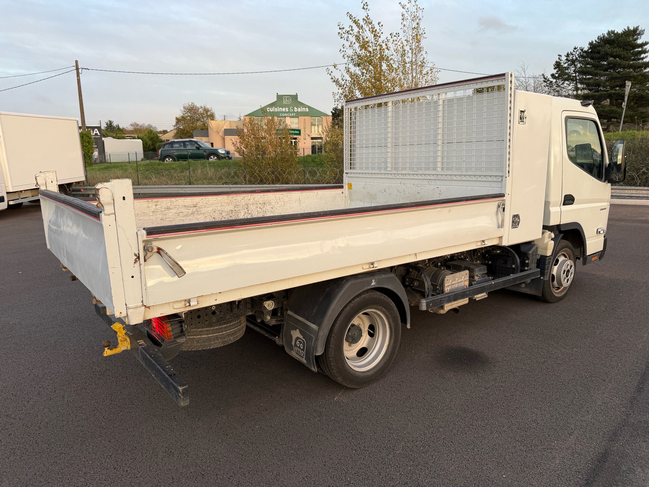 Mitsubishi Canter Fuso - Tipper van: picture 4 Mitsubishi Canter Fuso - Tipper van: picture 4