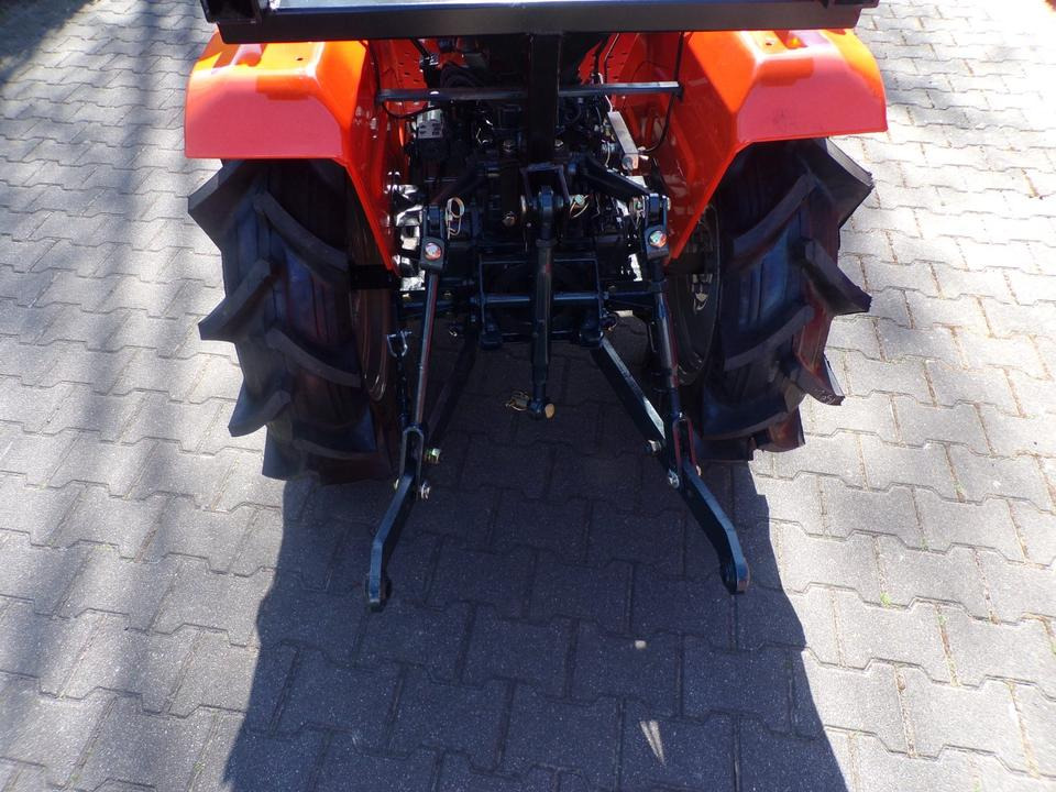 Kleintraktor Kubota B1502, ab 95€ pro Monat. - Mini tractor: picture 5 Kleintraktor Kubota B1502, ab 95€ pro Monat. - Mini tractor: picture 5