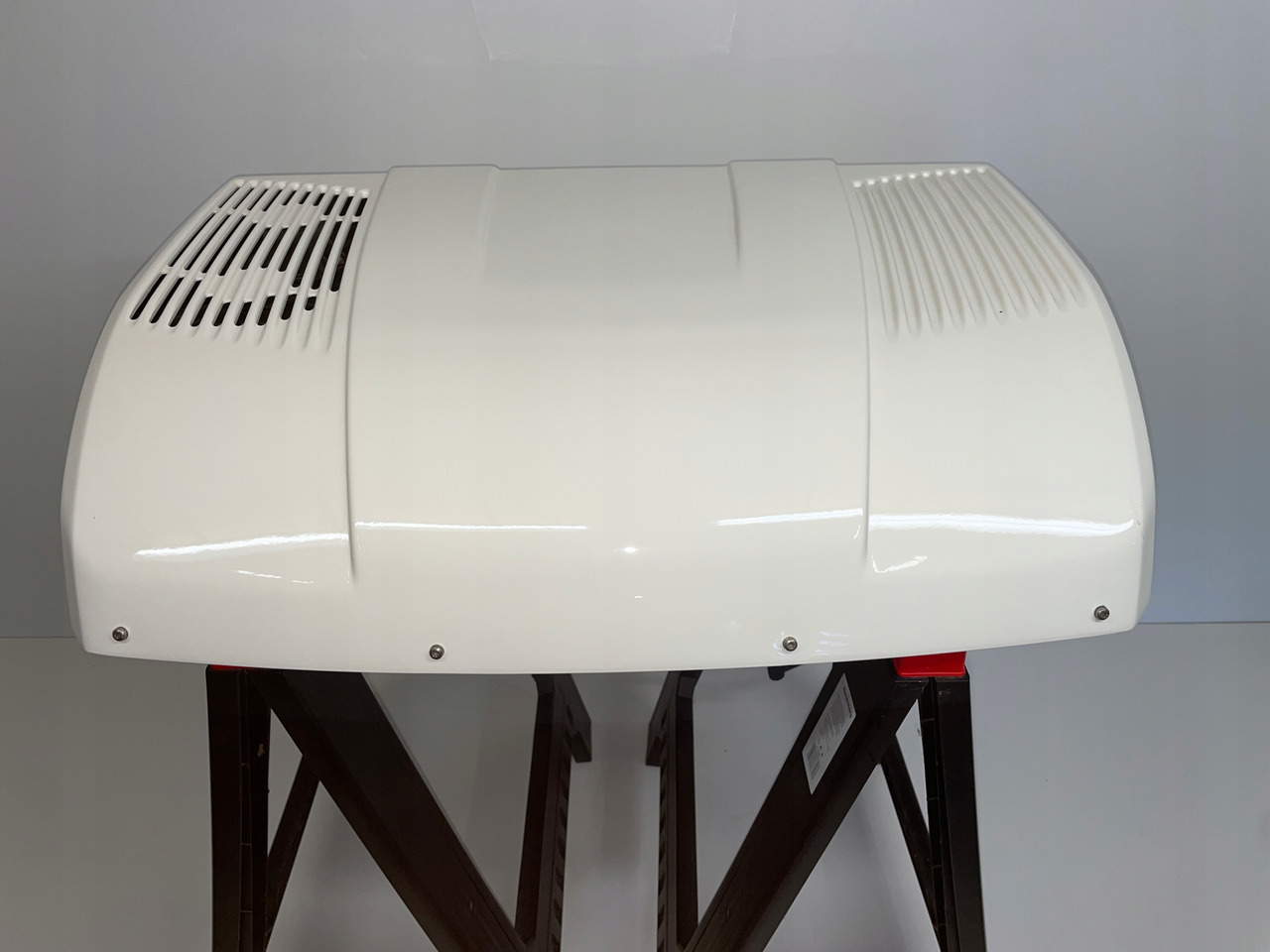 KLIMATYZACJA MAN SCANIA WAECO RT880 RT 880 - A/C compressor for Truck: picture 1 KLIMATYZACJA MAN SCANIA WAECO RT880 RT 880 - A/C compressor for Truck: picture 1