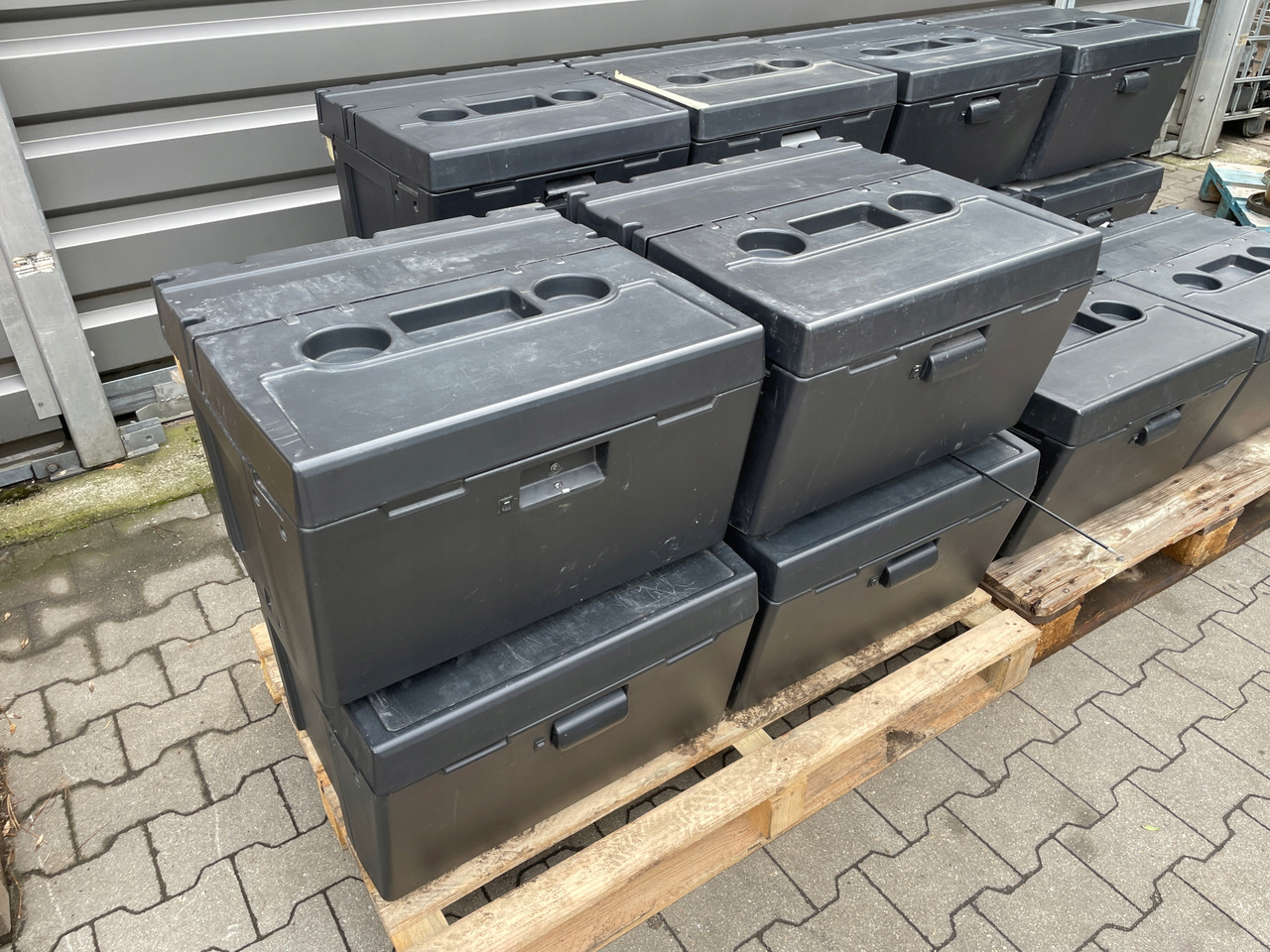 LODÓWKA IVECO HI-WAY HI WAY STRALIS - Cab and interior for Truck: picture 3 LODÓWKA IVECO HI-WAY HI WAY STRALIS - Cab and interior for Truck: picture 3