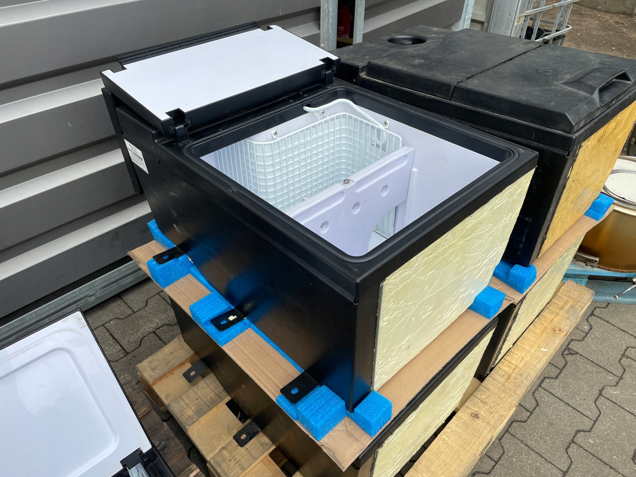 LODÓWKA RENAULT GAMA T RANGE C KABINA HIGH - Cab and interior for Truck: picture 3 LODÓWKA RENAULT GAMA T RANGE C KABINA HIGH - Cab and interior for Truck: picture 3