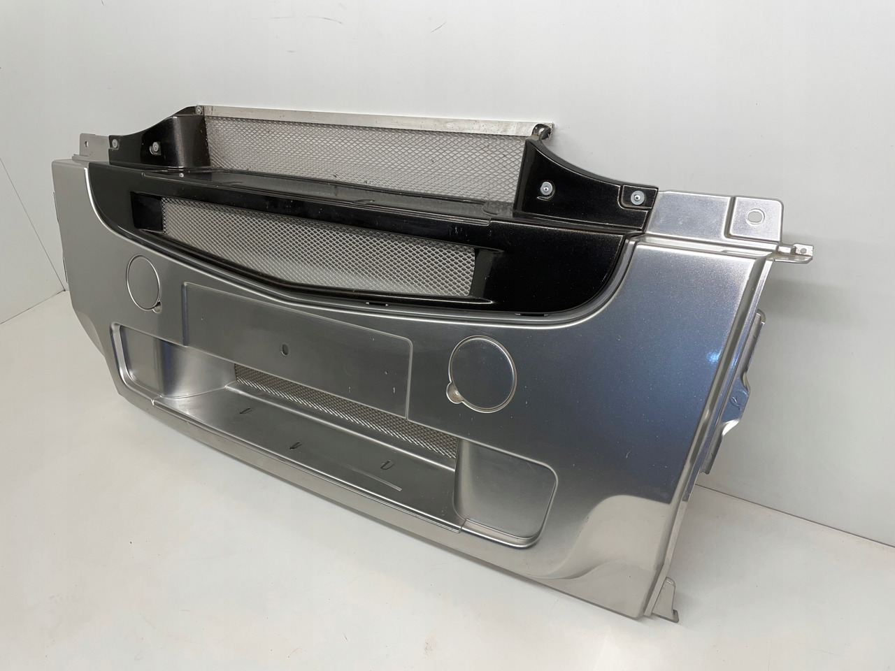 ŚRODEK ZDERZAK NAKŁADKA OSŁONA RENAULT MAGNUM DXI - Bumper for Truck: picture 2 ŚRODEK ZDERZAK NAKŁADKA OSŁONA RENAULT MAGNUM DXI - Bumper for Truck: picture 2