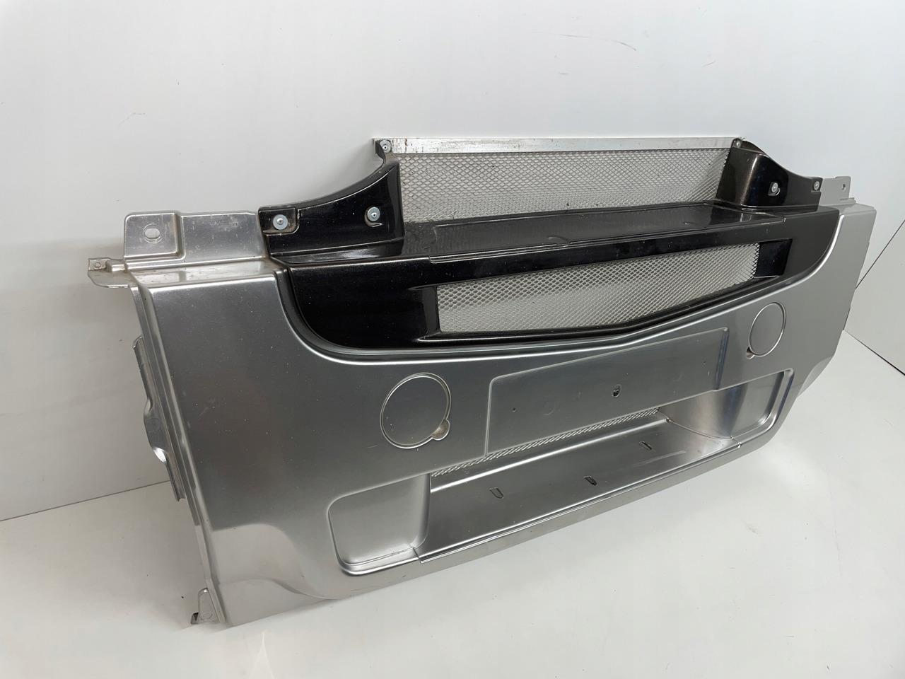 ŚRODEK ZDERZAK NAKŁADKA OSŁONA RENAULT MAGNUM DXI - Bumper for Truck: picture 3 ŚRODEK ZDERZAK NAKŁADKA OSŁONA RENAULT MAGNUM DXI - Bumper for Truck: picture 3