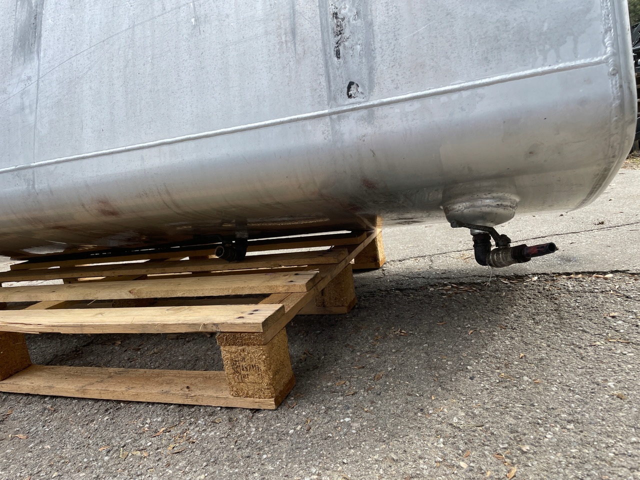 Fuel tank for Truck ZBIORNIK PALIWA IVECO MERCEDES 208 X 58 X 70: picture 6
