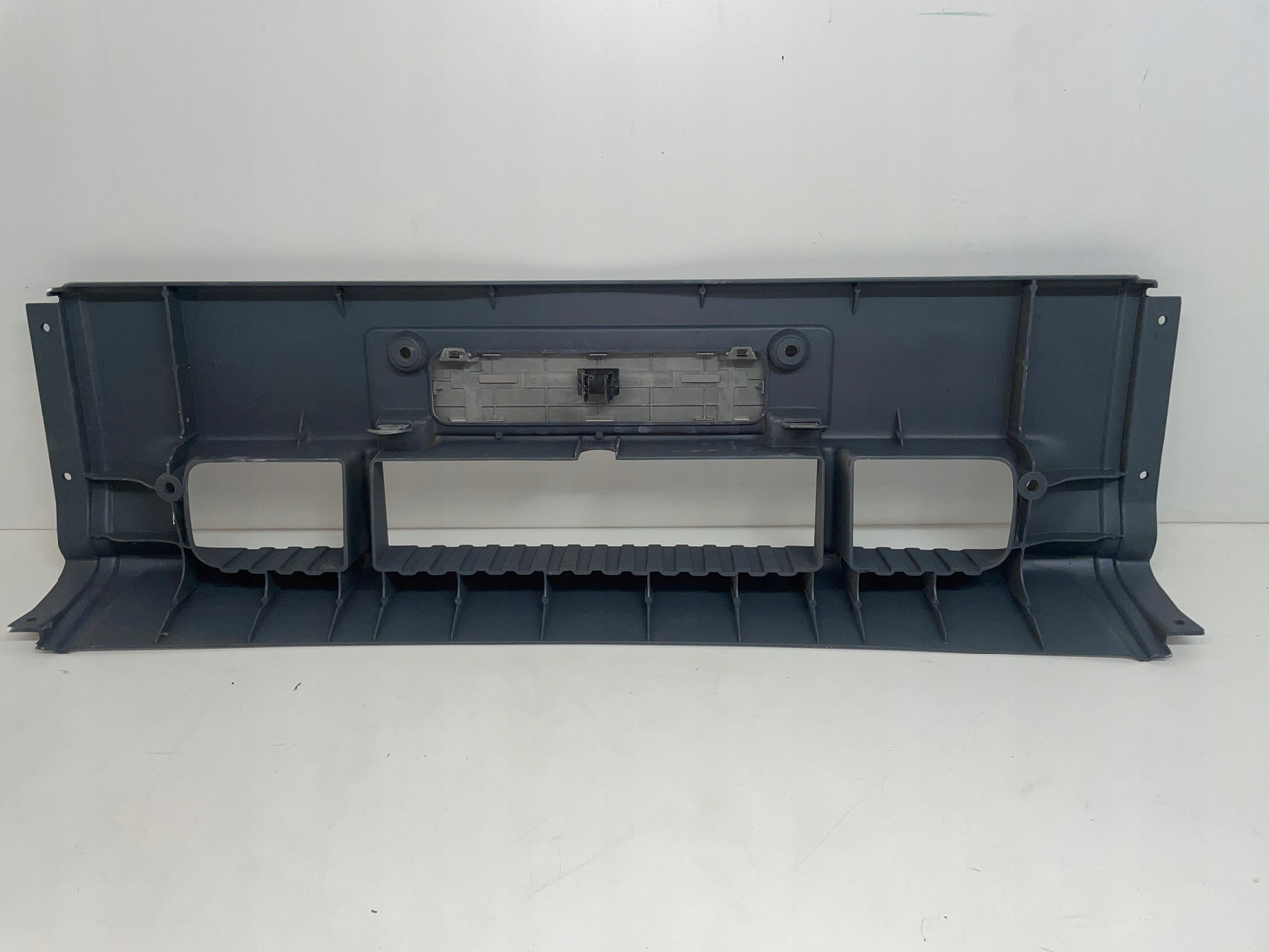 ZDERZAK MERCEDES ŚRODEK ZDERZAKA NAKŁADKA OSŁONA A 9738801170 - Bumper for Truck: picture 2 ZDERZAK MERCEDES ŚRODEK ZDERZAKA NAKŁADKA OSŁONA A 9738801170 - Bumper for Truck: picture 2