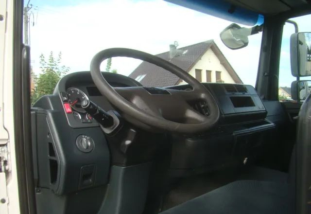 Box truck MAN TGL 12-220 8.10M KLIMA WINDA 2000KG: picture 16 Box truck MAN TGL 12-220 8.10M KLIMA WINDA 2000KG: picture 16