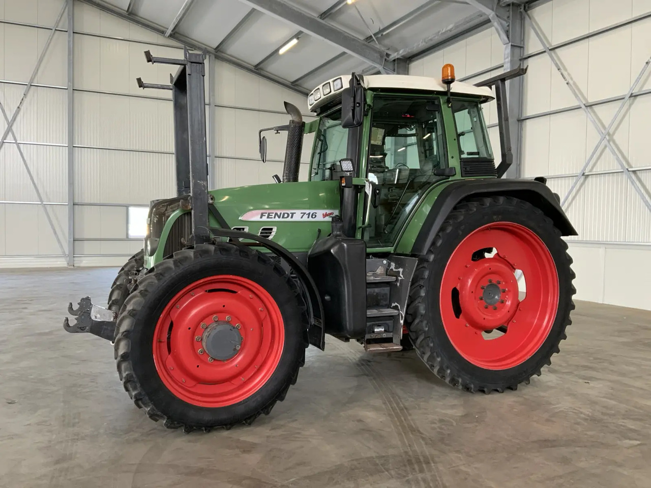 Fendt 716 Vario TMS - Farm tractor: picture 1 Fendt 716 Vario TMS - Farm tractor: picture 1