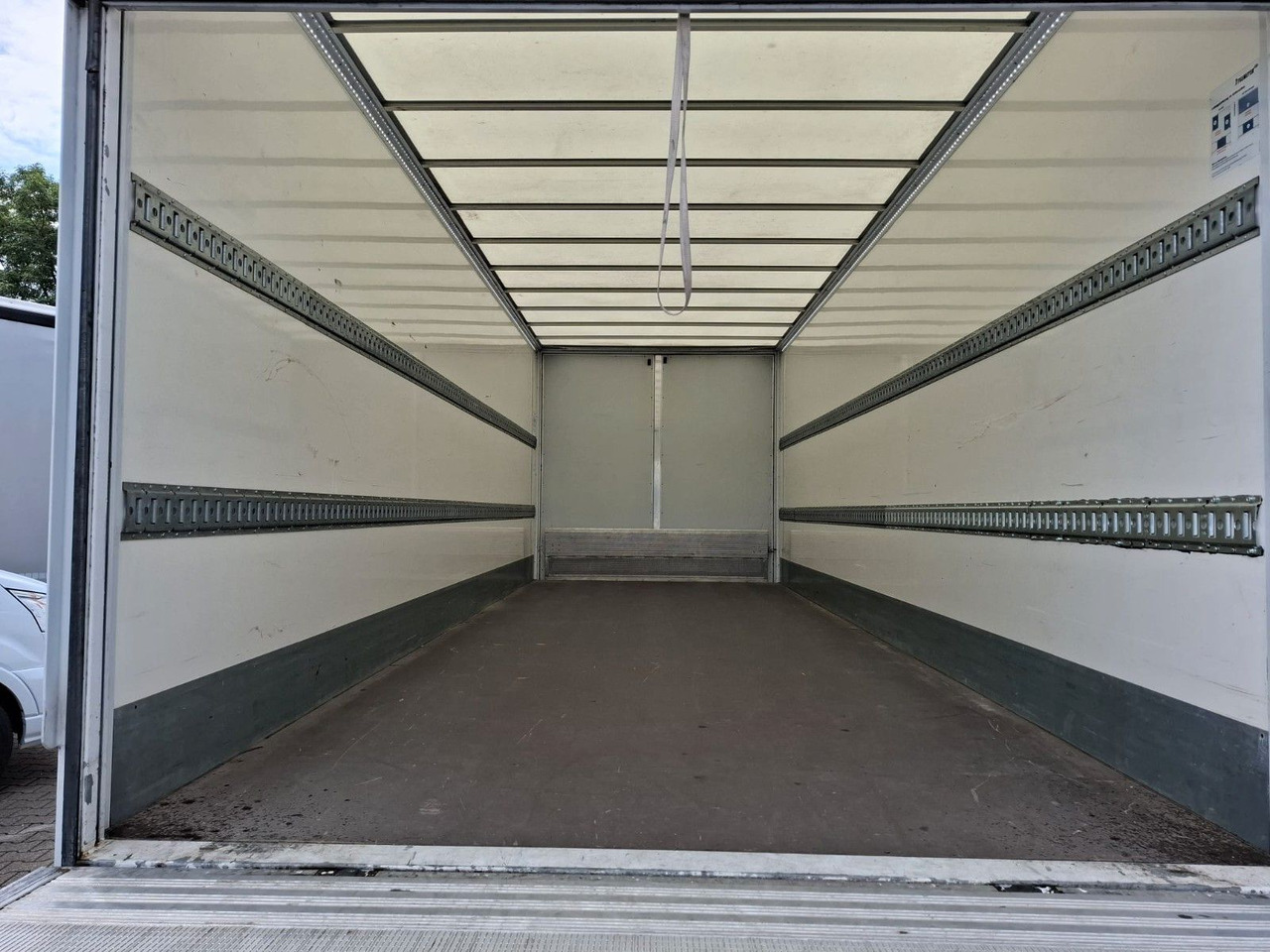 Fliegl TKF118 - Closed box trailer: picture 4 Fliegl TKF118 - Closed box trailer: picture 4
