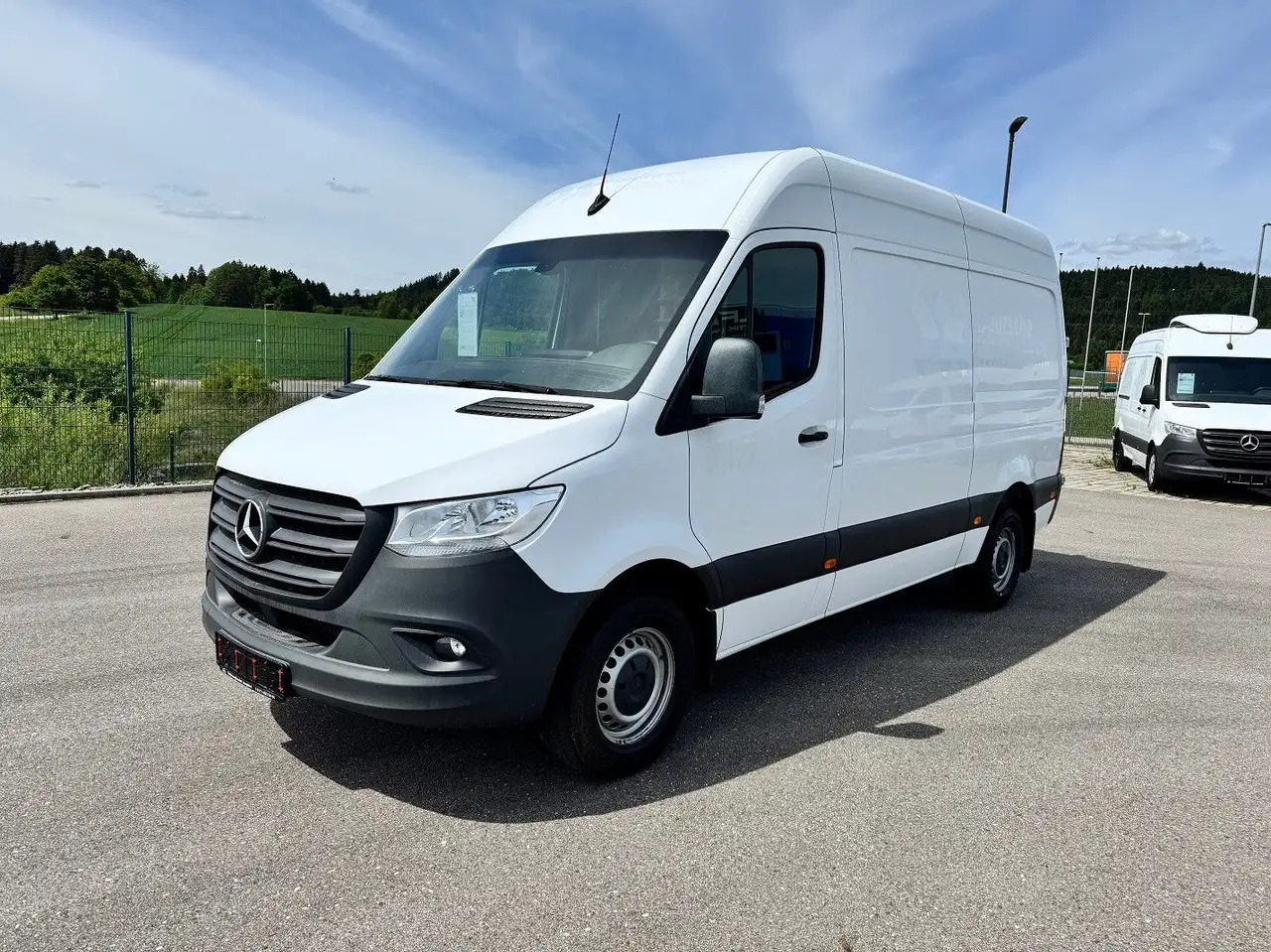Mercedes-Benz Sprinter 317 CDI Lang Hoch Klima MBUX AHK - Panel van: picture 1 Mercedes-Benz Sprinter 317 CDI Lang Hoch Klima MBUX AHK - Panel van: picture 1