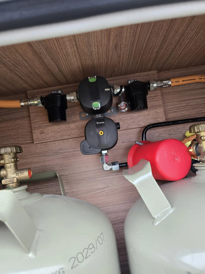 Semi-integrated motorhome Weinsberg CaraCompact 640 MEG EDITION [PEPPER] Hot Pepper-Paket: picture 13